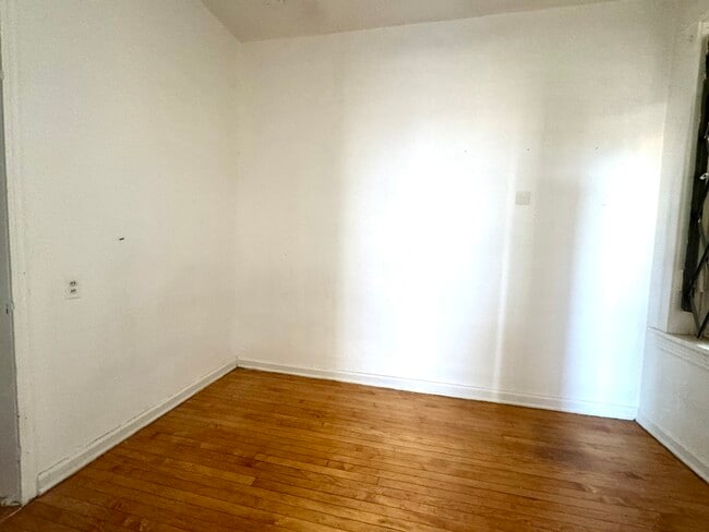 Building Photo - 3623 W North Ave