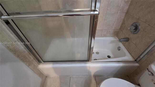 Building Photo - 1125 NE 16th Pl