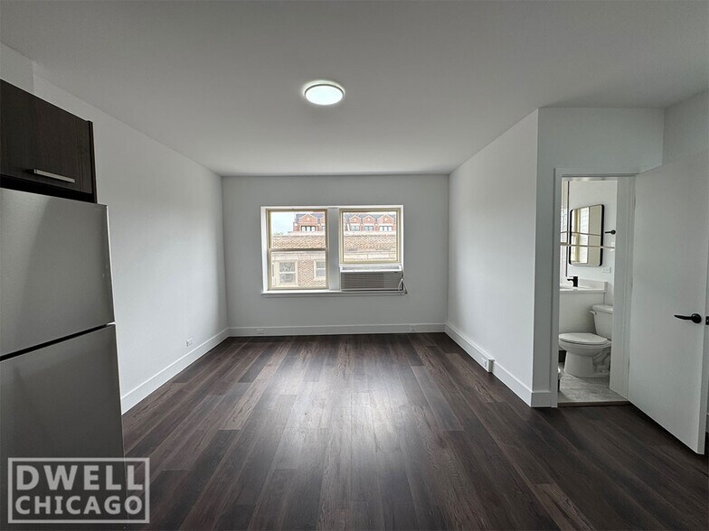Building Photo - 5600 N Ashland Ave