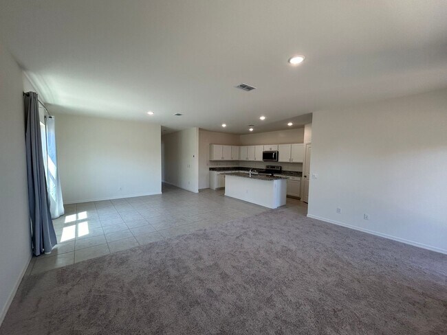 Building Photo - 4 BR, 3 bath, Beautiful Maricopa home in p...