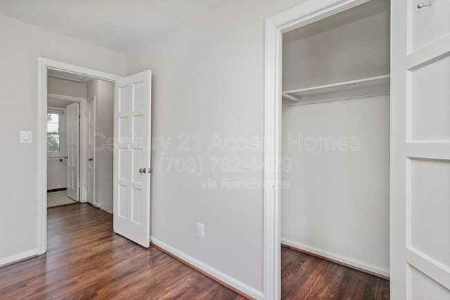 Building Photo - 2707 Jefferson Dr