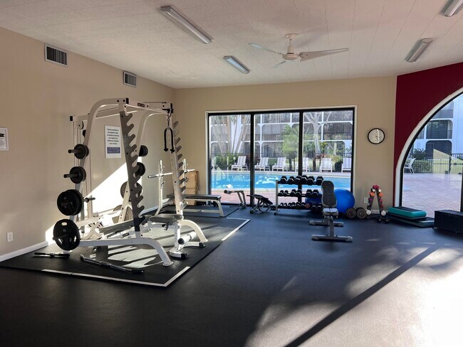 Building Photo - 1629 Riverview Rd