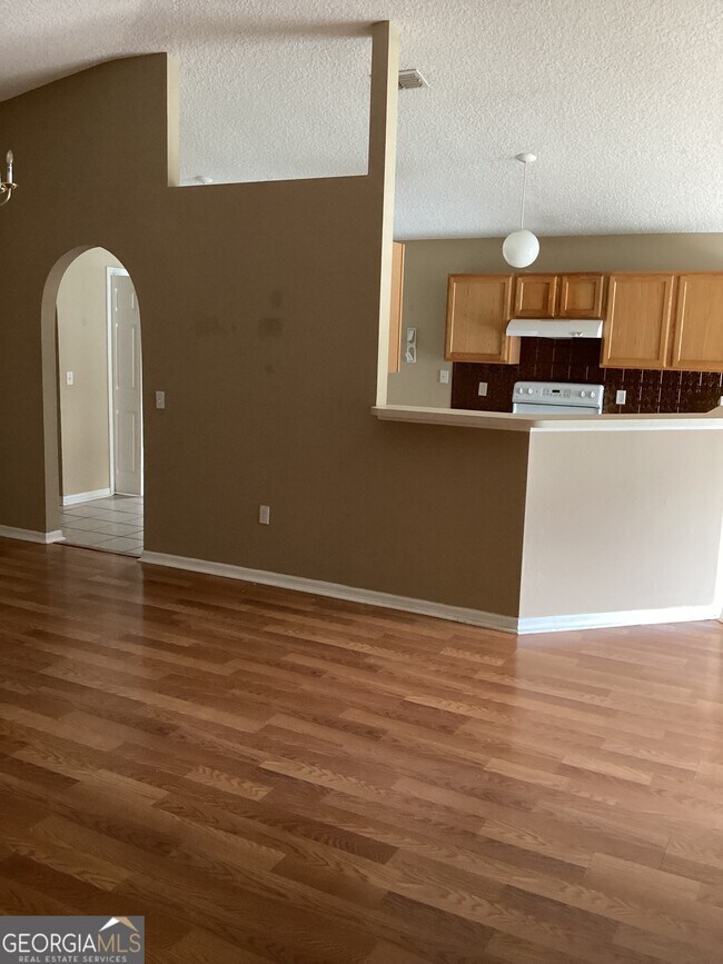 Building Photo - 258 Pine Bluff Dr