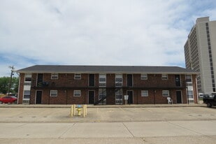 Building Photo - 715 Princeton Pky