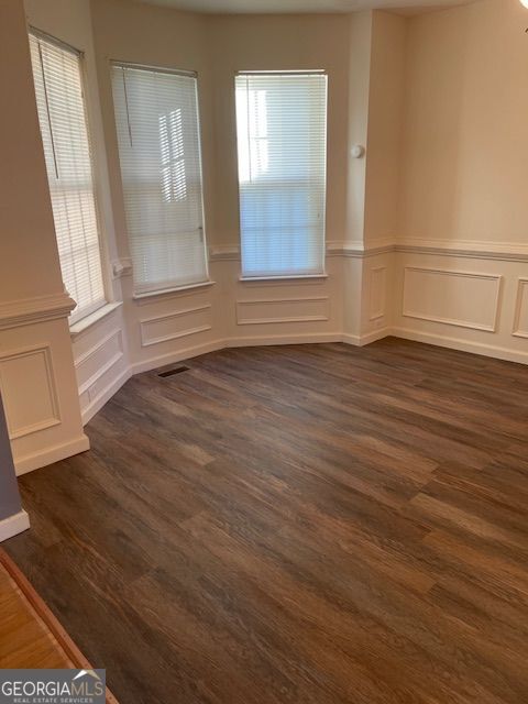 Building Photo - 605 Applegate Ln