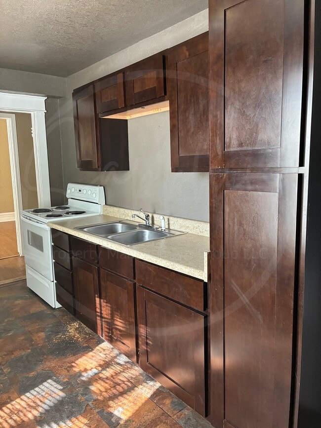 Building Photo - 1115 E 41st St