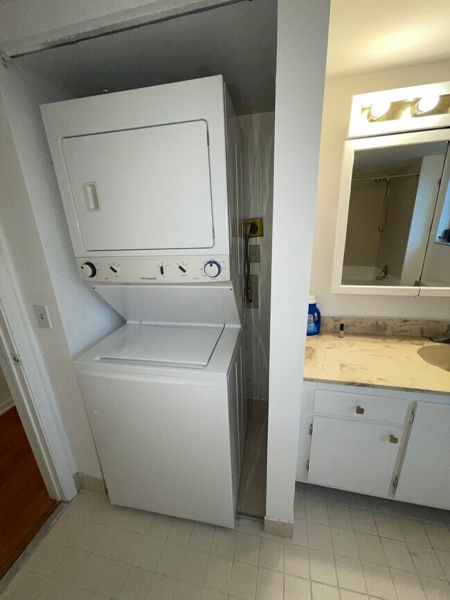 Building Photo - 20840 San Simeon Way