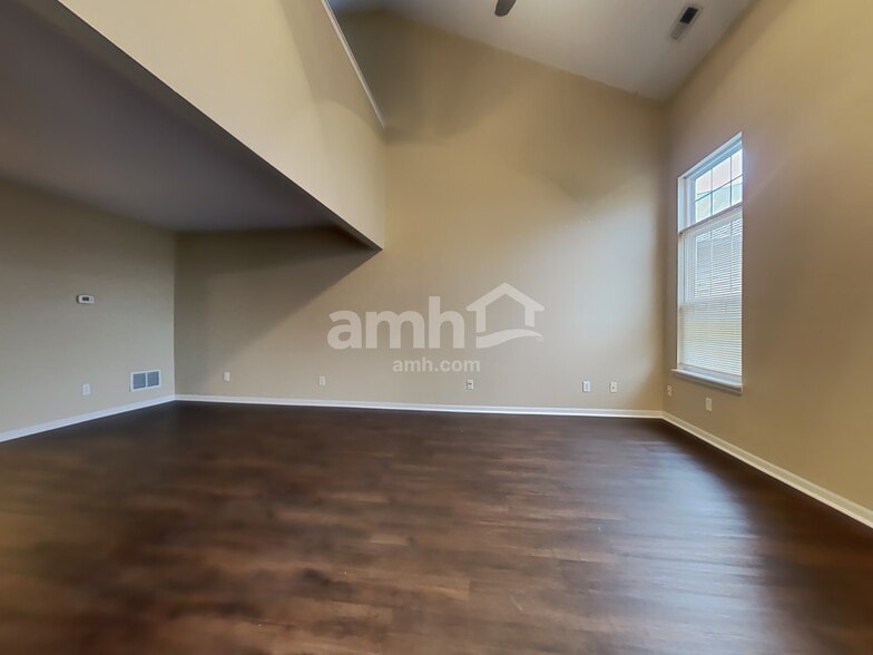 Building Photo - 10293 Clear Sky Dr