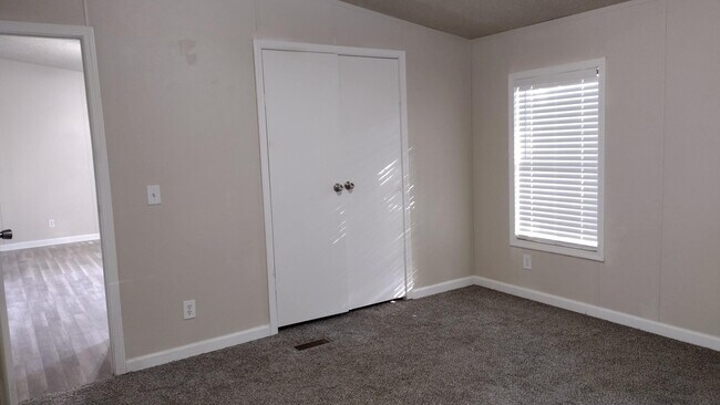 Building Photo - 814 Mercedes Benz Ct