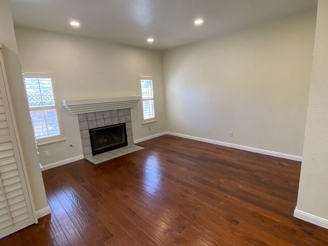 Building Photo - Rancho Villas 2 Bedroom 2.5 Bath