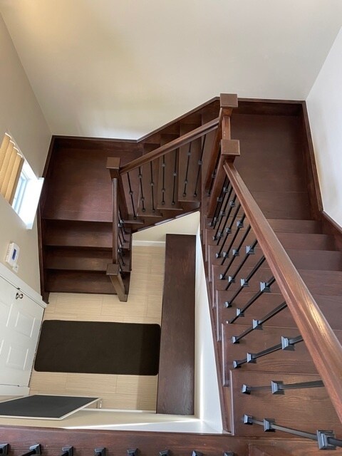 Building Photo - 5735 Acorn Ln