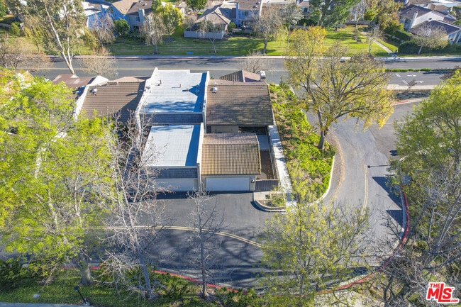 Building Photo - 2830 Lakeridge Ln