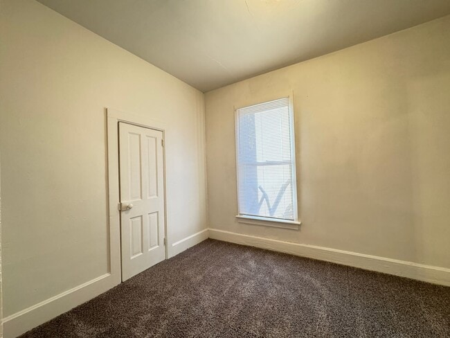 Building Photo - Price drop on this Old Town Fort Collins Gem!