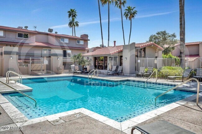 Building Photo - 5601 N 79th St