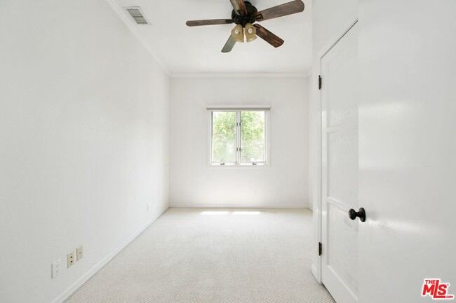 Building Photo - 333 S McCarty Dr