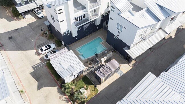 Building Photo - 2606 Wilson St