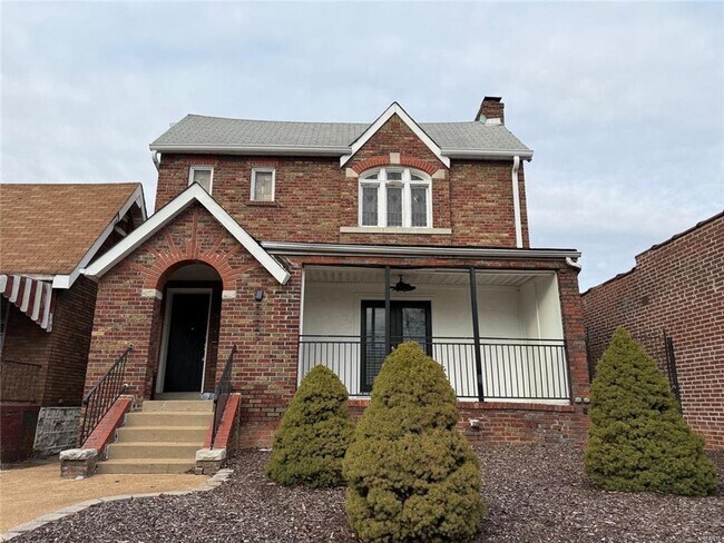 Building Photo - 1 BED / 1 BED (with private basement acces...