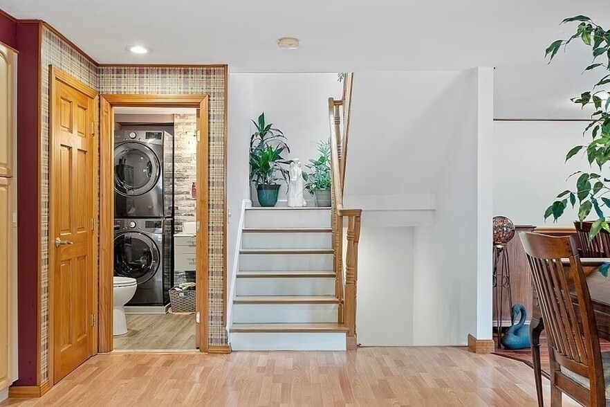 Building Photo - 68 E Bluff Rd