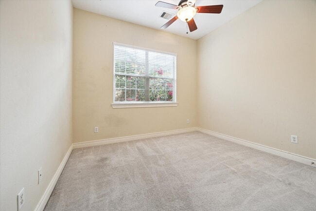 Building Photo - 9007 Harbor Hills Dr