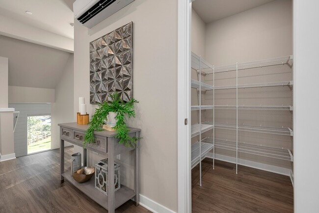 Building Photo - 4 Bedroom with Greenspace Privacy!