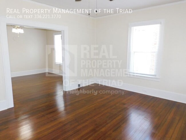 Building Photo - 1213 E Sprague St