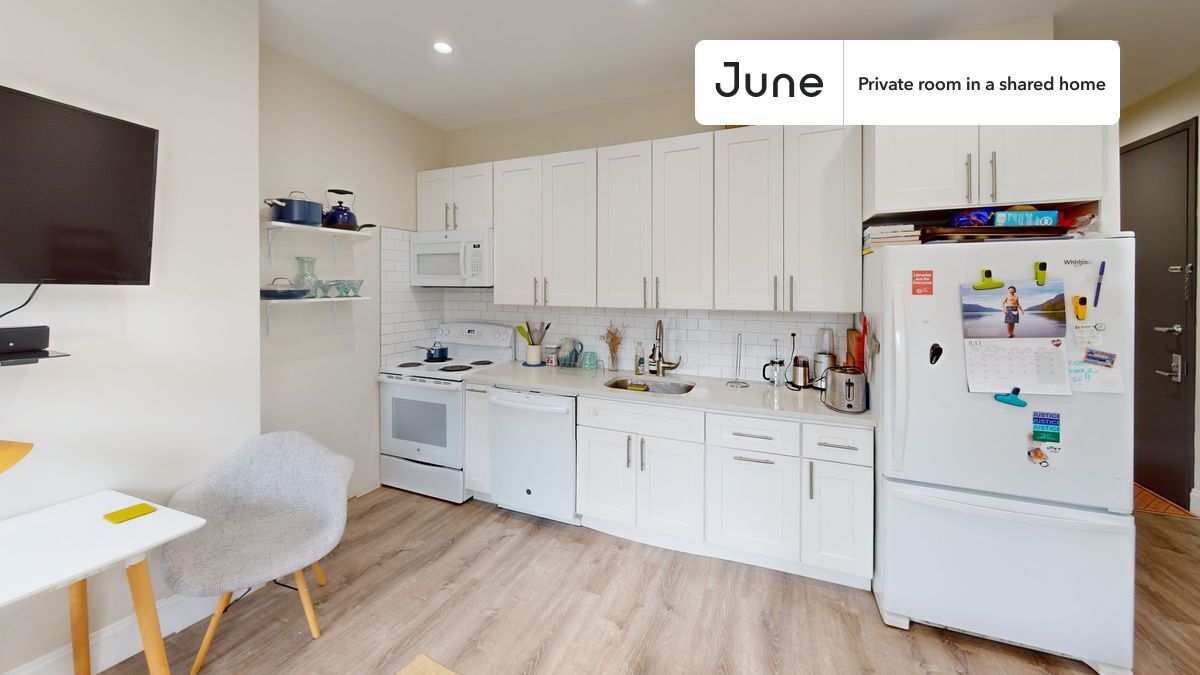 Building Photo - Room in Shared 3 bed/2 bath home in Greenpoint