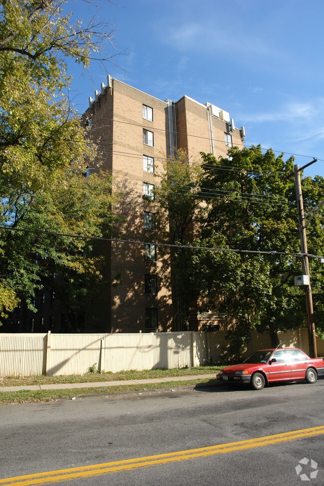 Primary Photo - Lane Hill Apartments