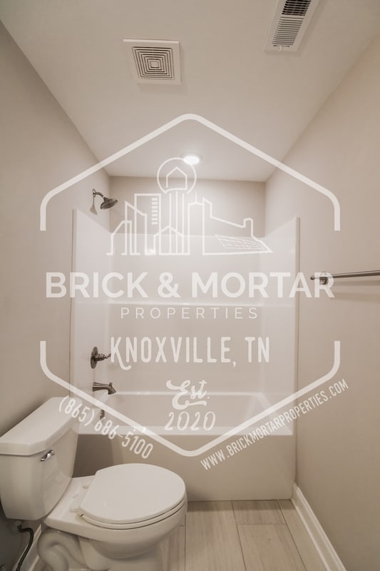 Building Photo - 1669 Spring Berry Ln