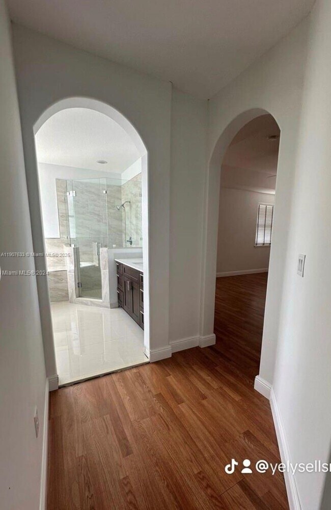 Building Photo - 16314 SW 61st Ln