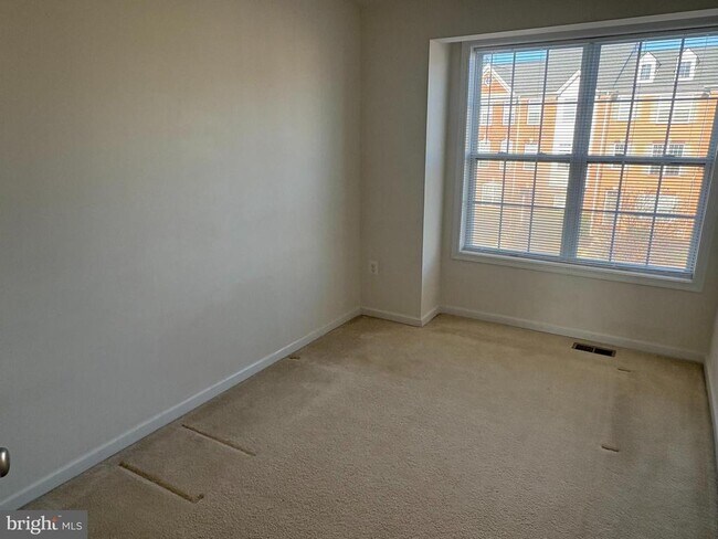 Building Photo - 43141 Whelplehill Terrace