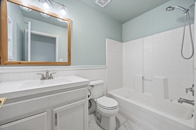 Building Photo - 9502 Orchard Grass Ct