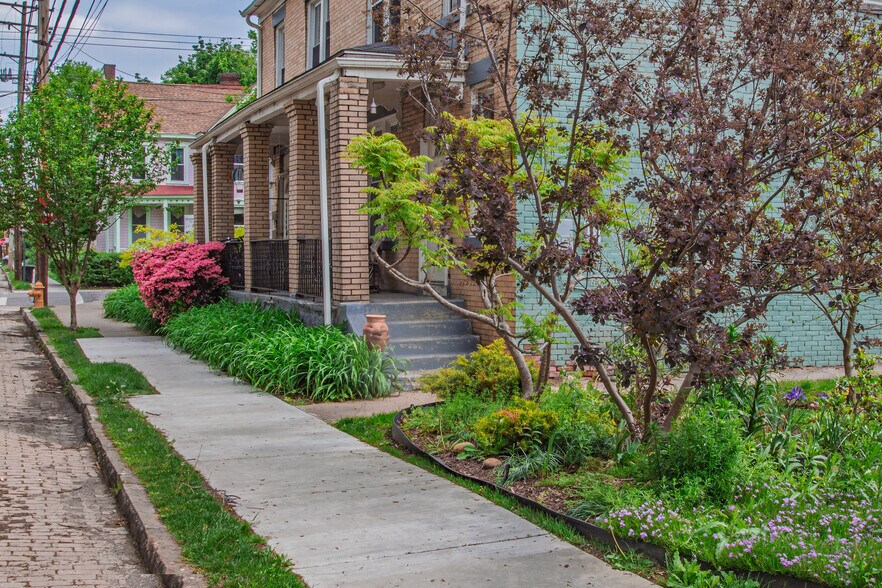 Building Photo - 618 West St