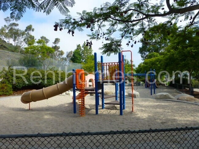 Building Photo - Scripps Ranch, 11073 Caminito Encanto, AC,...