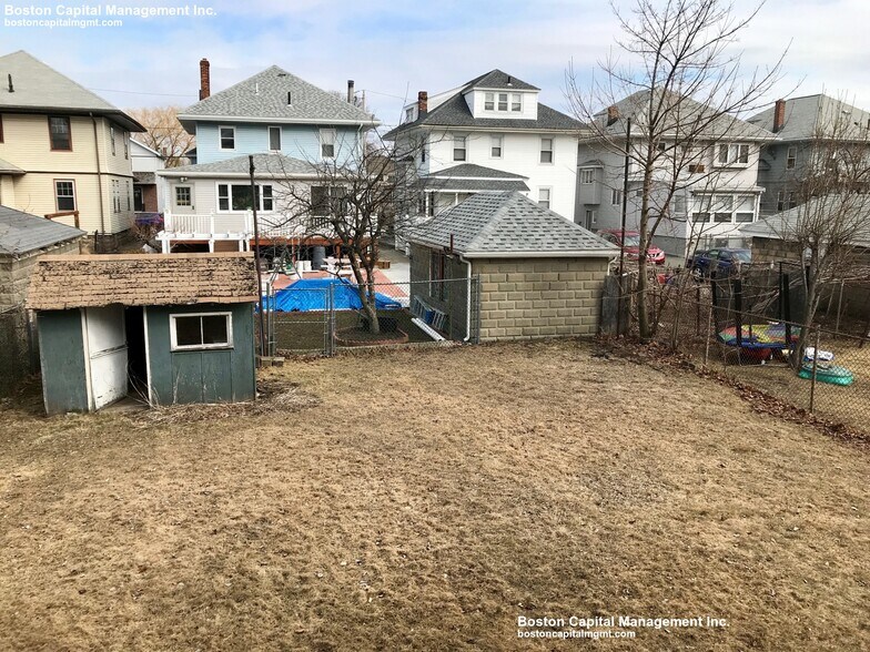 Building Photo - 113 3rd St