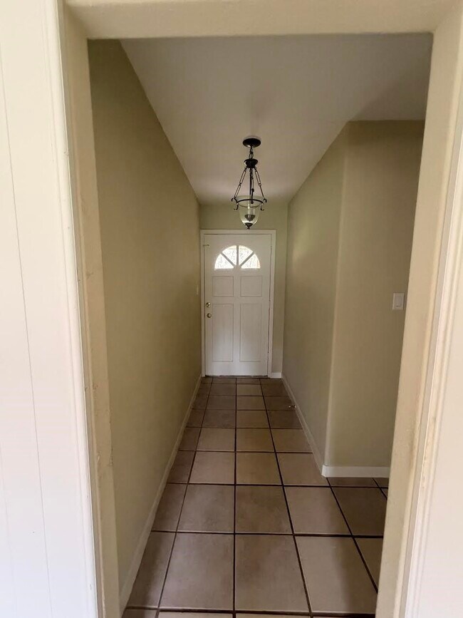 Building Photo - 15915 Indian Springs Trail