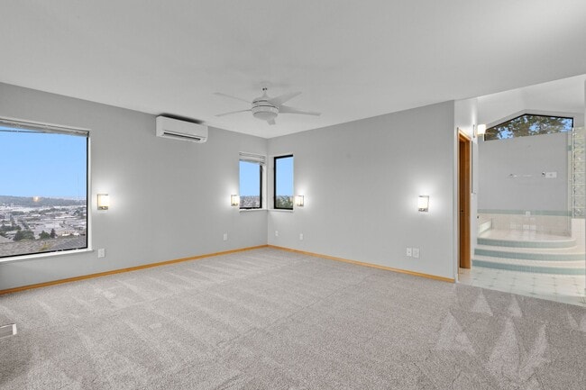 Building Photo - 4Bd/2.5Ba Seattle House