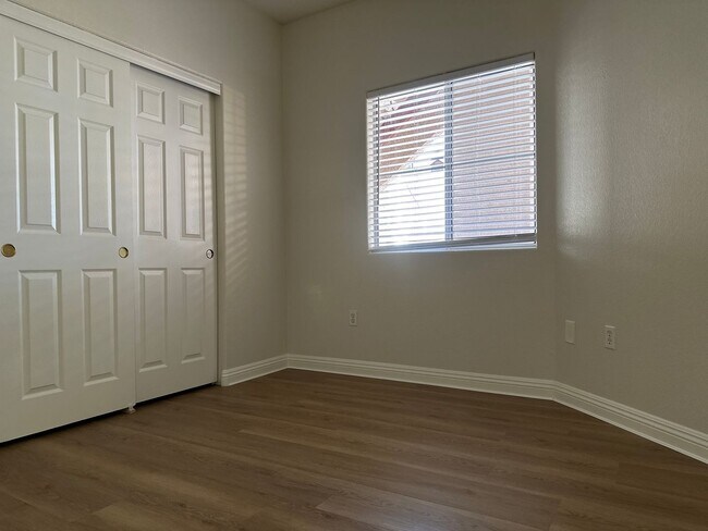 Building Photo - MUST SEE...2 bedroom, 2 bath condo ready for immediate move in