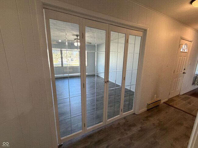 Building Photo - 5585 Gallagher Dr