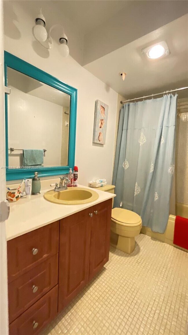 Building Photo - 1465 NE 123rd St