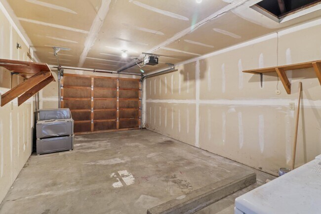 Building Photo - 9232 Mullen Rd SE