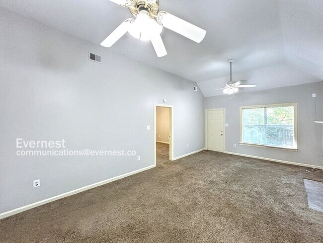 Building Photo - 692 Walnut Valley Ln