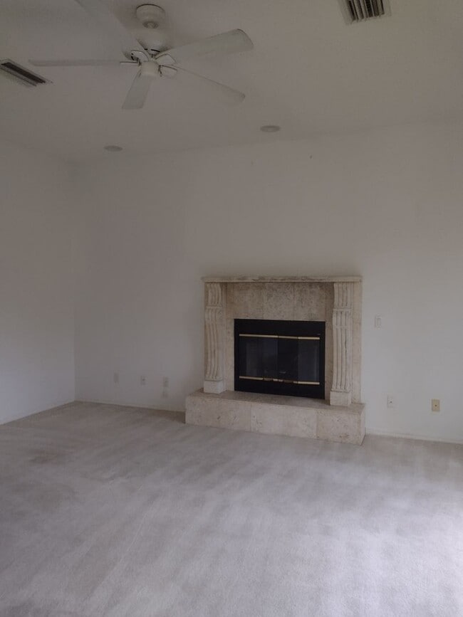 Building Photo - 8941 SW 191st Cir