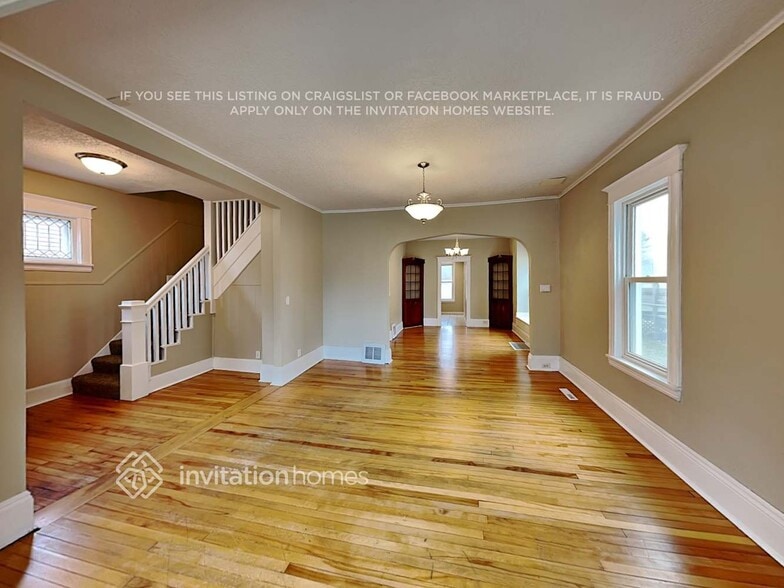 Building Photo - 4511 Snelling Ave