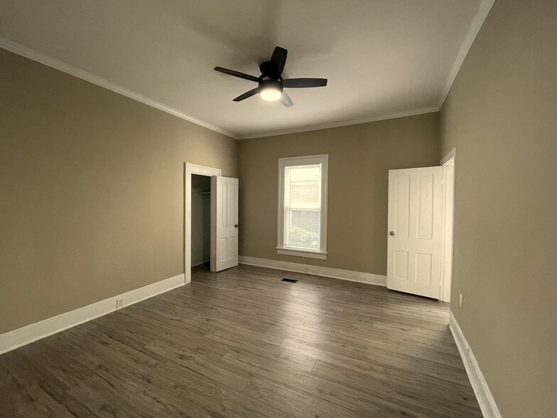 Primary Bedroom - 419 W Gray St