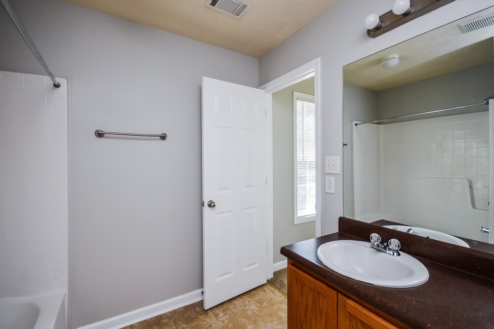 Building Photo - 9111 Jefferson Village Dr SW