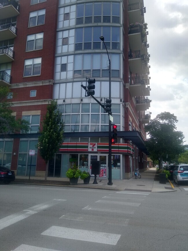 Building Photo - 1201 W Adams St