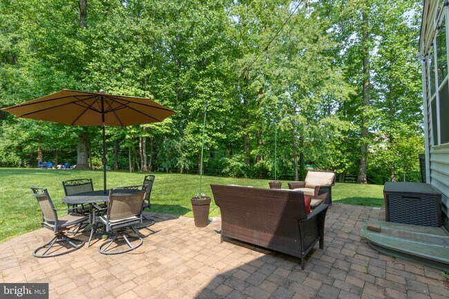 Building Photo - 8061 Side Hill Dr