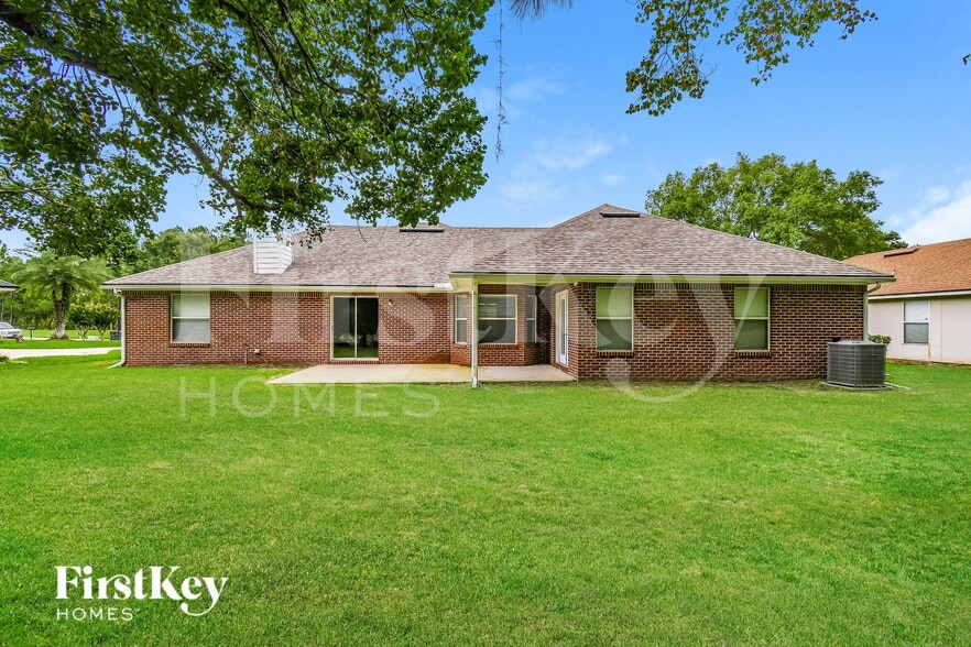 Building Photo - 5714 Plum Hollow Dr W