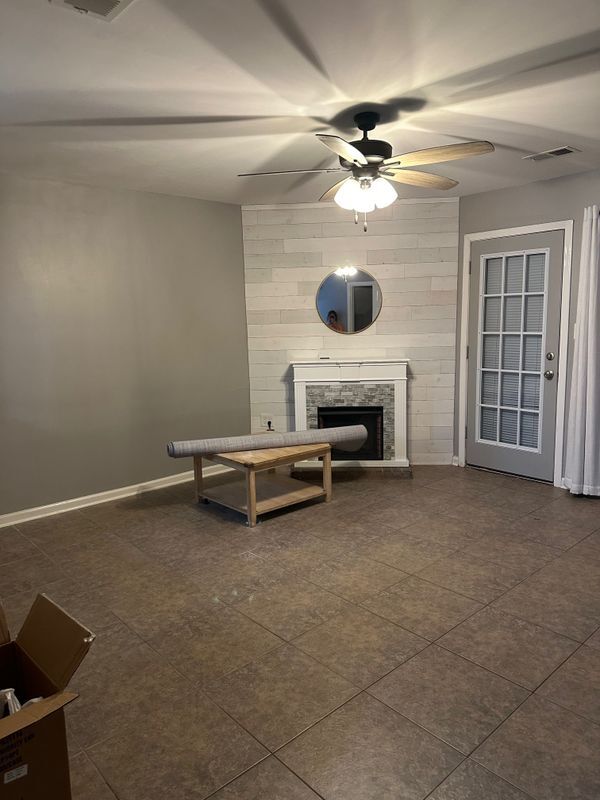 Building Photo - 8085 Creekwood Cir E