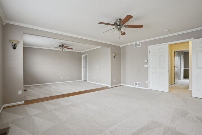 Building Photo - 4 Bedroom Single Family in Denver